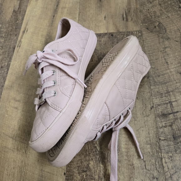 G By Guess Women's Quilted Pink Size 6.5 Sneakers - Picture 5 of 10